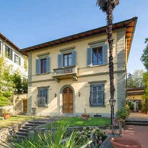 villa-lia-apartment-in-villa-with-private-garden-and-pool.it-tuscanyhotel.com/