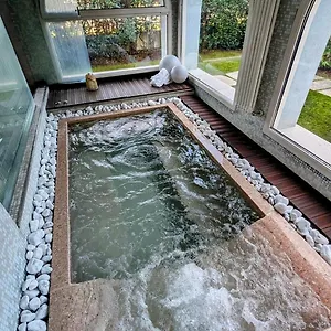 Acqua מלון דירות סירמיונה